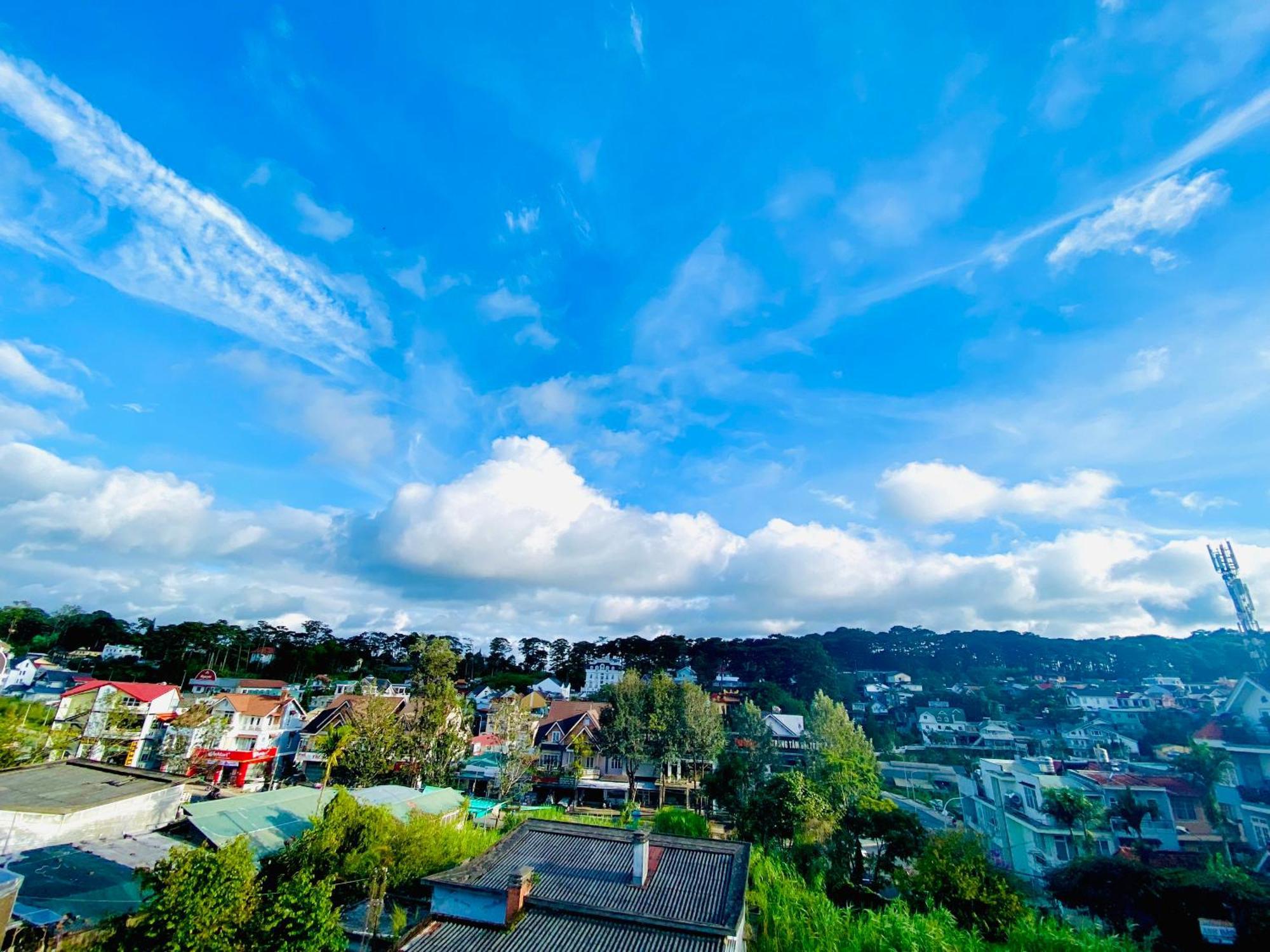 Roha Hotel Dalat Exteriör bild